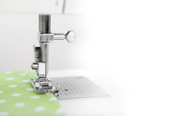 grünen Stoff umnähen