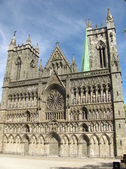 Fototapeta na wymiar Nidaros Cathedral from Trondheim
