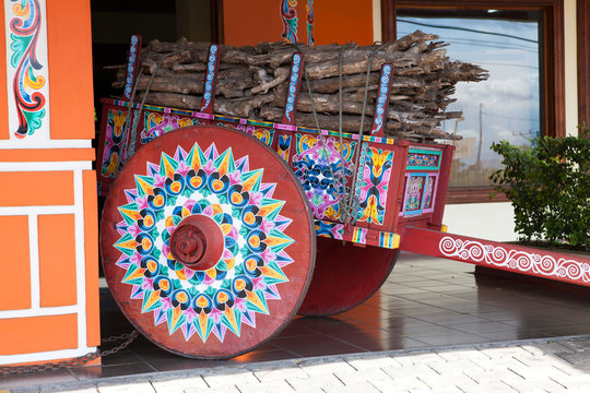 Painted oxcart, Sarchi/Costa Rica