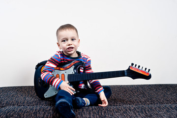 mały gitarzysta