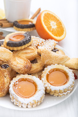 Petit fours