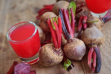 fresh beetroot and juices