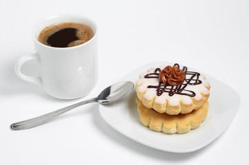 Small round cake with chocolate cream
