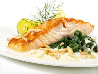 Lachs auf Spinat mit Kartoffeln