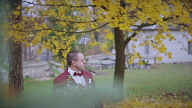 Wedding couple in autumn park