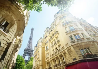 Keuken spatwand met foto building in Paris near Eiffel Tower © Iakov Kalinin