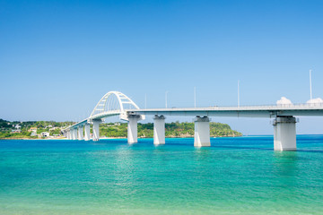 沖縄県　瀬底大橋