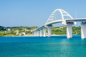 沖縄県　瀬底大橋