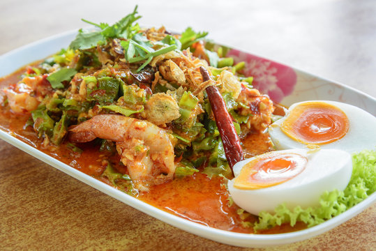 Winged bean salad with shimp and egg, Thai food