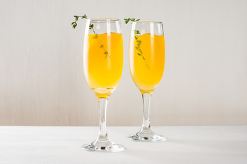 Cocktail based on orange juice