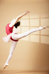 Woman Ballet Dancing © Blue Jean Images