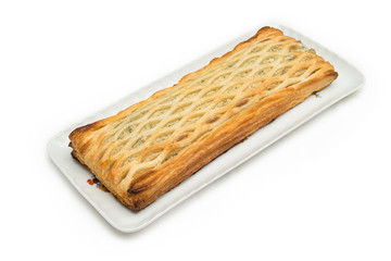 Treccia di pasta sfoglia ripiena