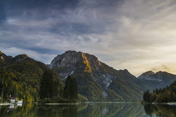 jezioro górskie w Alpach Julijskich,Lago del Predil - obrazy, fototapety, plakaty