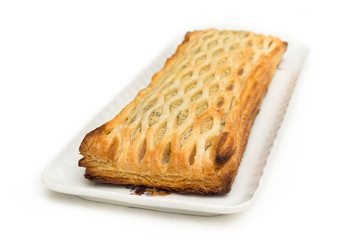 Treccia di pasta sfoglia ripiena