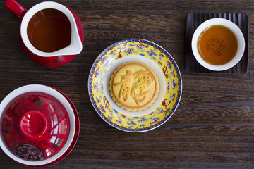 Moon cake and tea