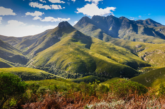 Fototapeta Blick auf den Montagu Pass  Outeniqua-Berge  Südafrika