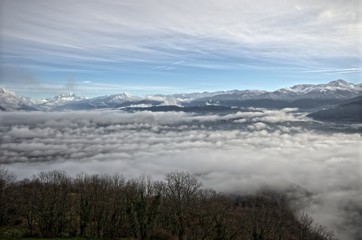 Fototapeta na wymiar Paysage de montagne.