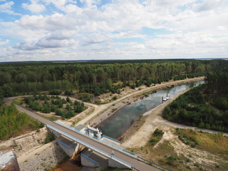 Obraz premium Künstliche Wasserstrasse im Lausitzer Seenland
