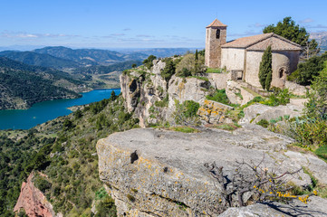 Fototapeta na wymiar The medieval village of Siurana, Catalonia, Spain