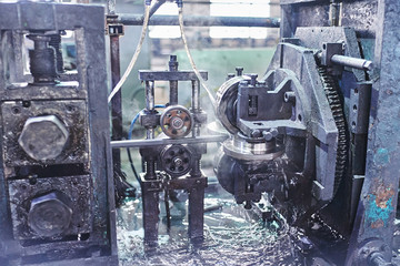 Rolling forming rolls metal works on manufacture of pipes