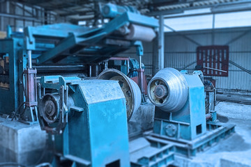 machine for slitting steel sheet