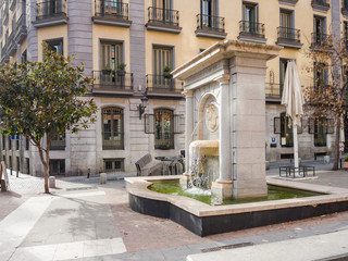Fototapeta na wymiar Plaza de la Platería de Martínez de madrid