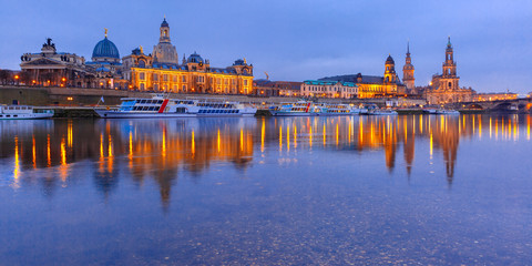 Fototapeta na wymiar Old Town and Elba at night in Dresden, Germany