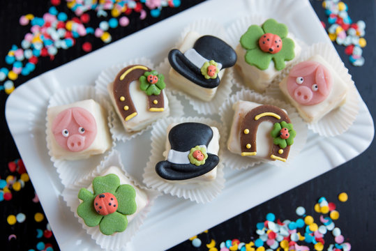 Petit Fours zu Silvester