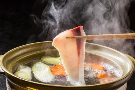 寒ぶりのしゃぶしゃぶ　 Fish dishes Japan of the yellowtail