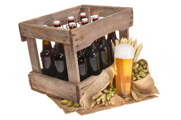 Bierkasten mit Bierglas