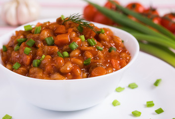 Braised beans with mushrooms and vegetables
