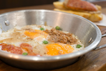 pan-fried egg with toppings