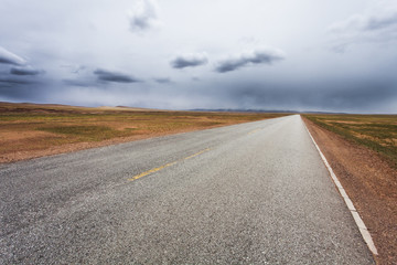 Road going through the mountains, Tibet Province