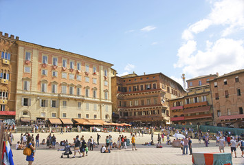 Fototapeta na wymiar vista de Siena, La Toscana, Italia