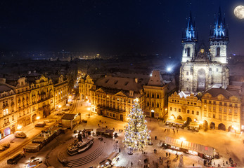 Fototapeta na wymiar Christmas marketplace in Oldtown square, Prague