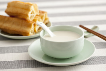 Soybean milk and fried sticks