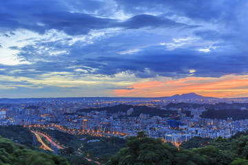 Obraz premium Sunset sighseeing at Zhang Temple