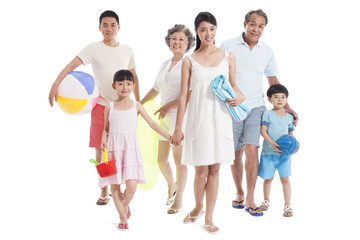 Obraz premium Happy family ready for beach travelling