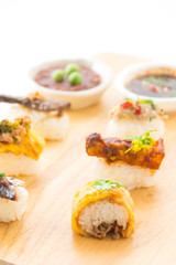 omelet with spicy pork sushi