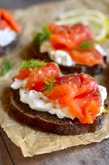 Sandwich with salted salmon and cream cheese.