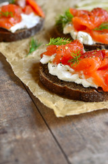 Sandwich with salted salmon and cream cheese.