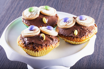 Owl sweets over stand