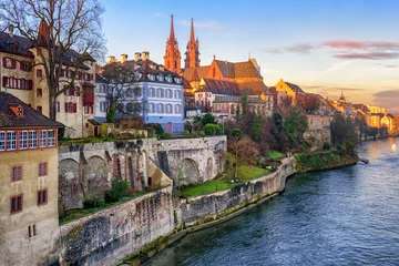 Papier Peint photo Europe centrale Old town of Basel with Munster cathedral facing the Rhine river, Switzerland