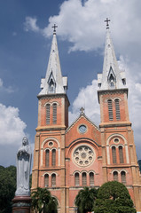 Fototapeta premium Saigon Notre-Dame Basilica in Ho Chi Minh City, Vietnam