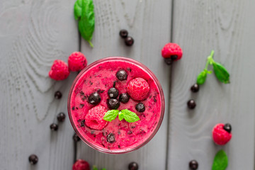 Obraz na płótnie Canvas Berry Smoothie with Mint, Blueberry and Raspberry, Top View