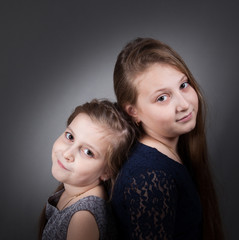 Sister portraits, studio