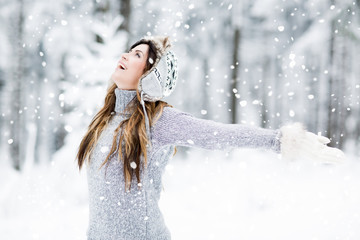 women in winter balance
