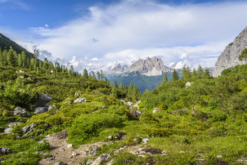 Fototapeta na wymiar Summer hike to lake Sorapis, Dolomites, Italian Alps