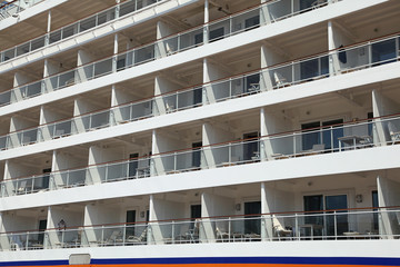 Bateau de croisière à quai