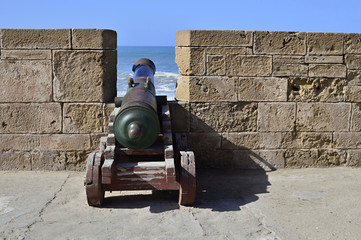Fototapeta na wymiar cannon in Essaouira